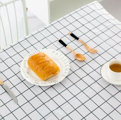 plastic table cloth2